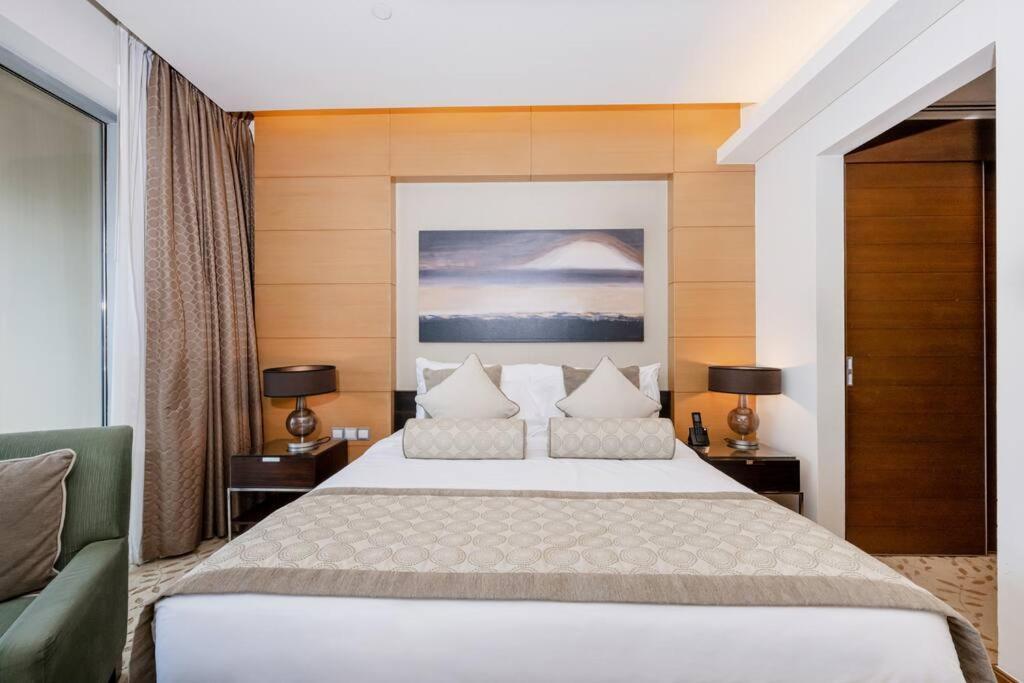 Apartment Emaar Fashion Avenue - Formerly Address Mall Four Apple Dubai